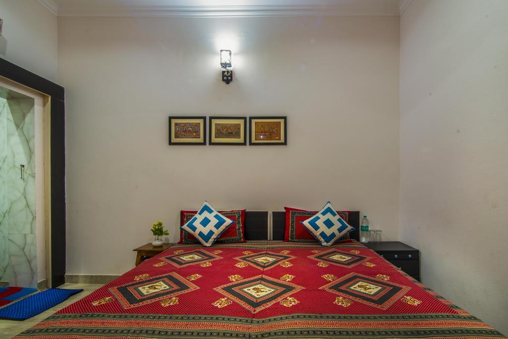 Tuk Tuk Homestay อัครา ภายนอก รูปภาพ
