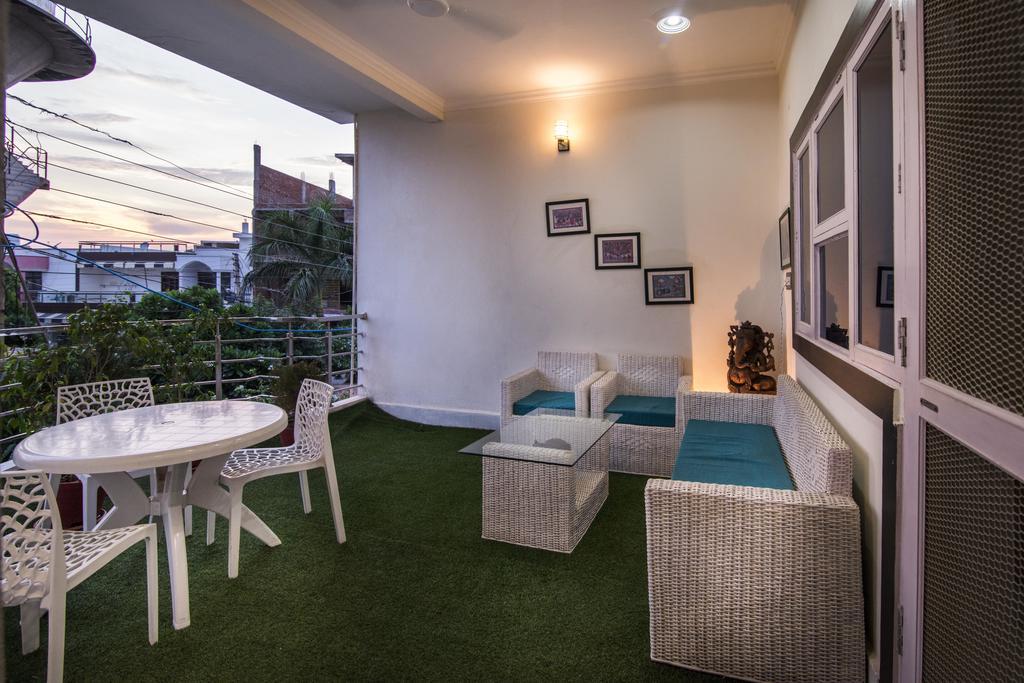Tuk Tuk Homestay อัครา ภายนอก รูปภาพ