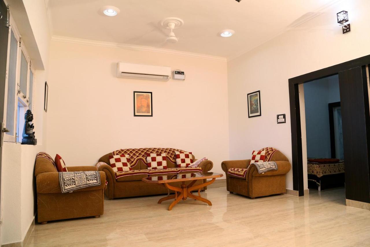 Tuk Tuk Homestay อัครา ภายนอก รูปภาพ